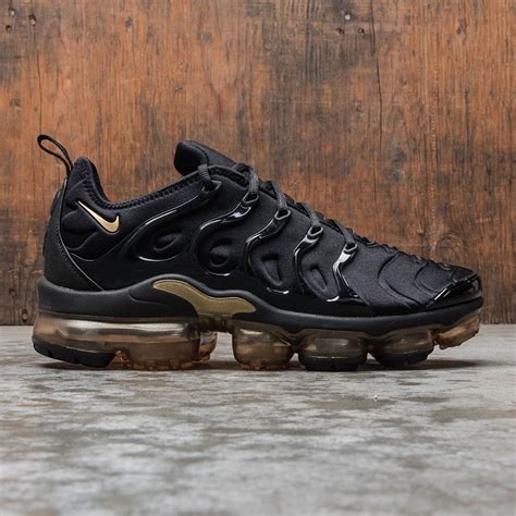 vapormax plus sale